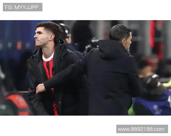 AC米兰前锋普利西奇与好莱坞女星订婚传闻引发意大利足球界热议